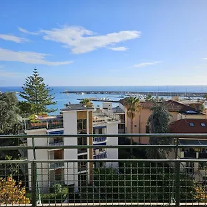 apt-la-baia-nel-porto.hotelitalianriviera.com/